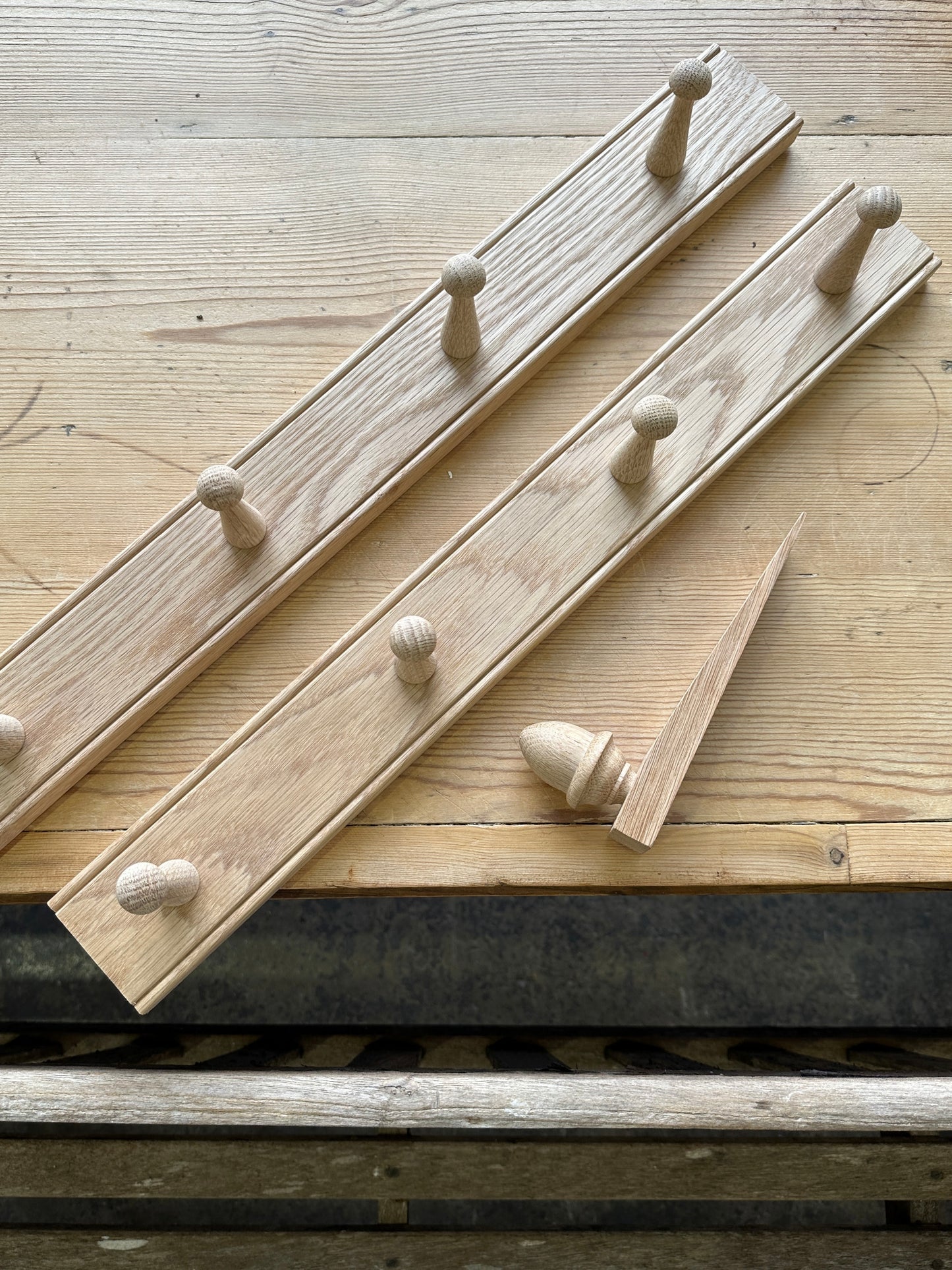 Oak Peg Hanging Rack