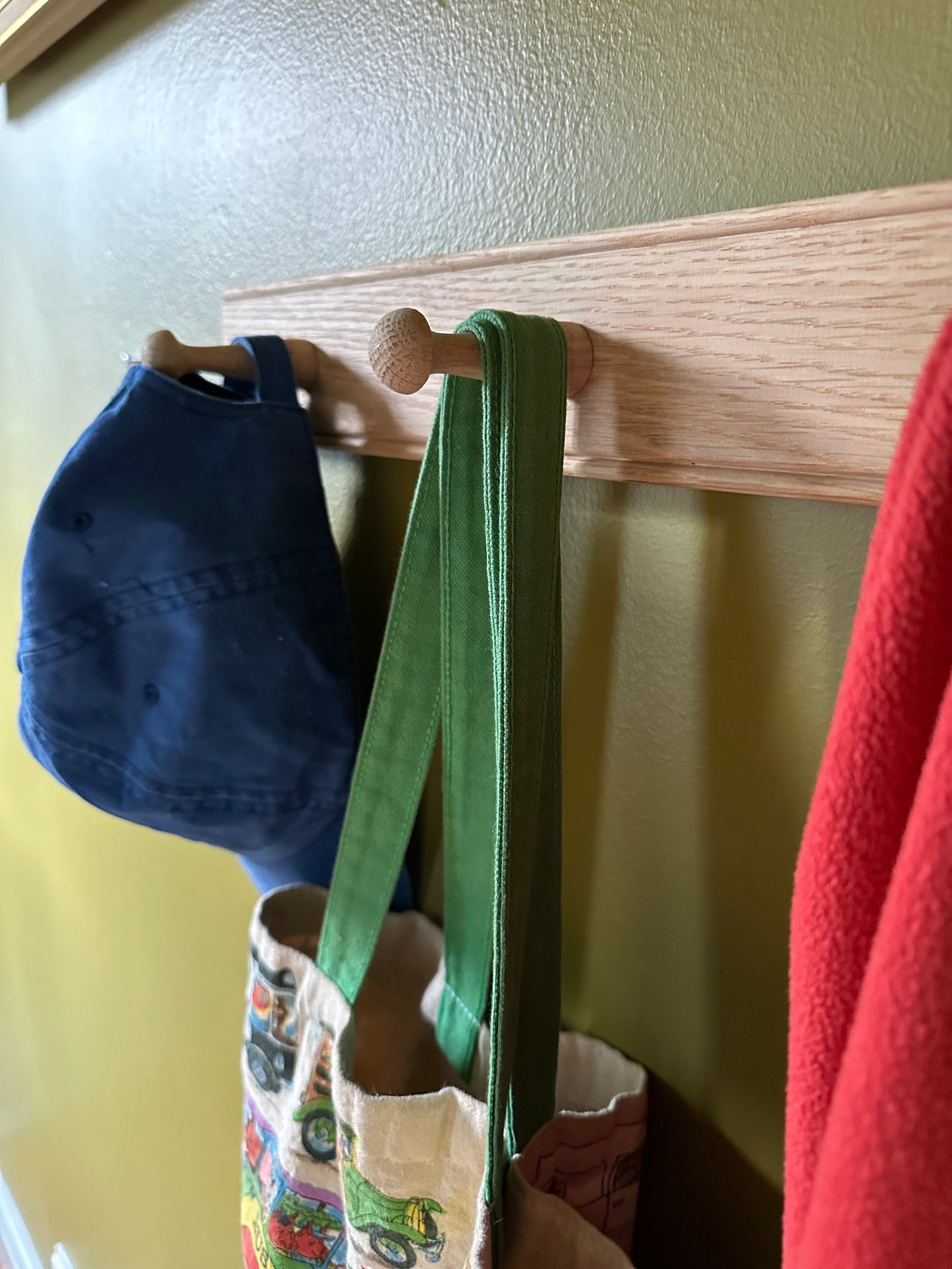 Oak Peg Hanging Rack