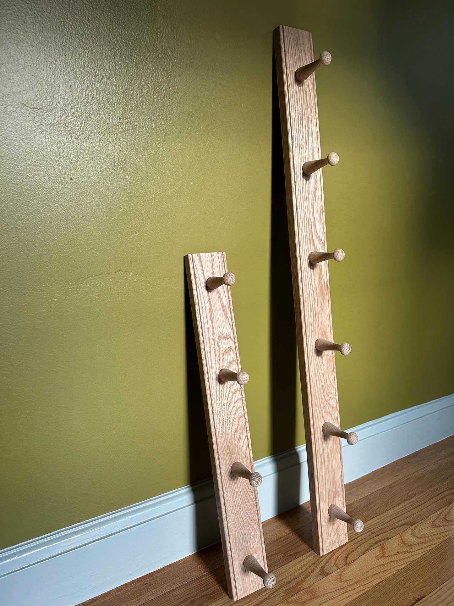 Oak Peg Hanging Rack