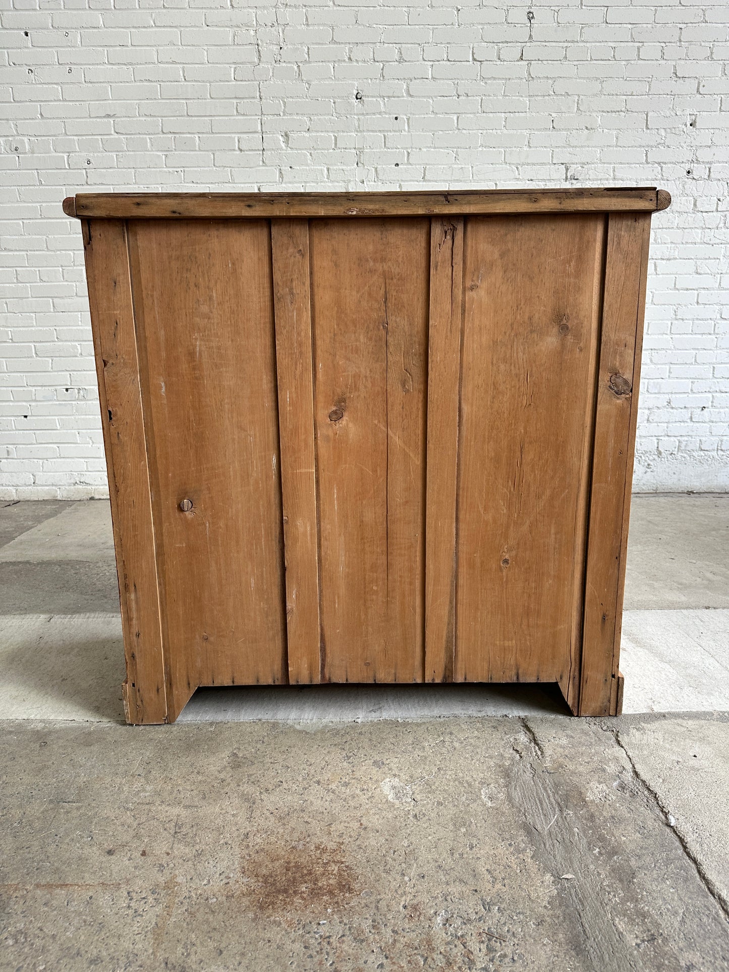 Antique Pine English Chest of Drawers with Scalloped Skirt, c. 1880