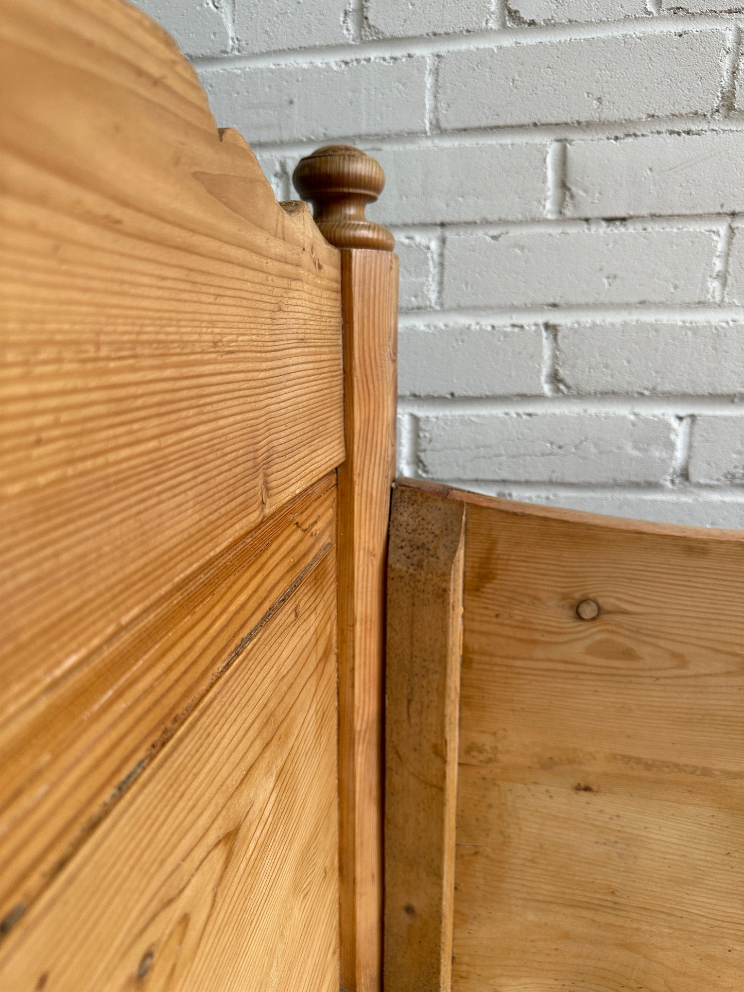 Antique Pine Sleigh Bed with Scalloping c. 1880