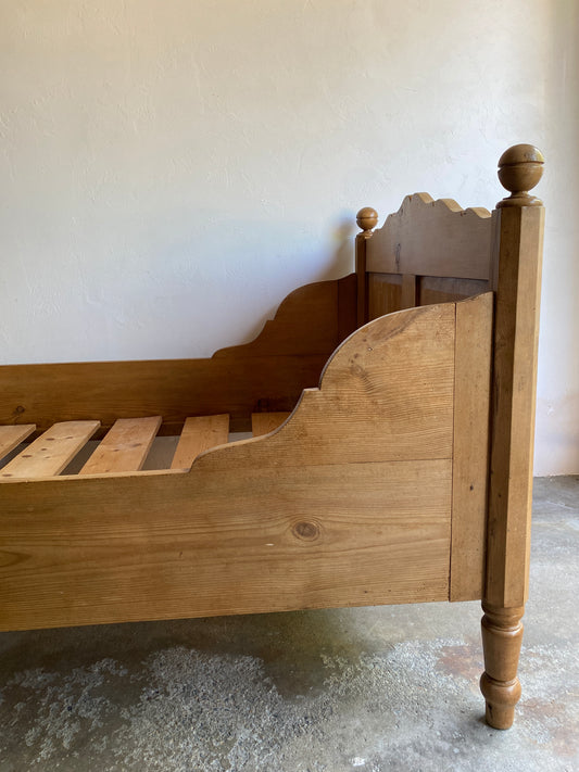 Antique Pine Sleigh Bed (Twin) c. 1900