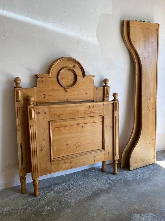 Antique Pine European Sleigh Bed (Twin) c. 1890