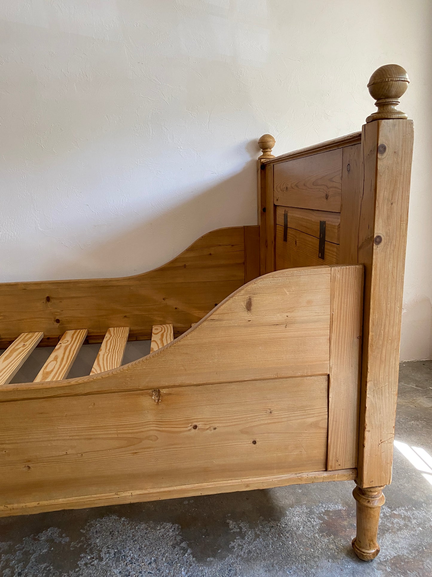 Antique Pine European Sleigh Bed (Twin) c. 1890