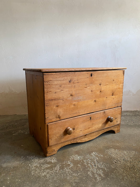 Antique Pine English Mule Chest with Drawer c. 1885