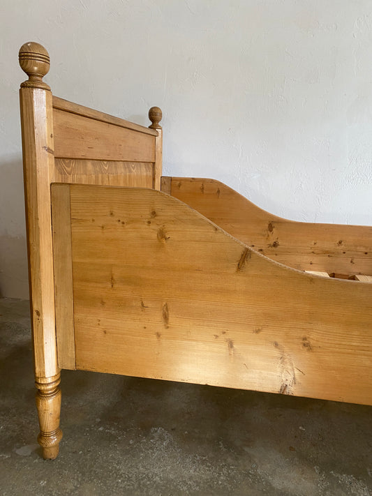 Antique Pine Sleigh Bed with Squared Headboard c. 1900