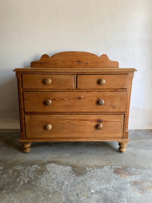 Antique Pitch Pine Chest of Drawers with Scalloped Upstand